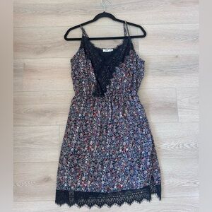Dex dress Size M Floral and lace